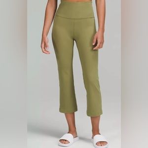 Lululemon Groove super high rise crop 23’ NULU